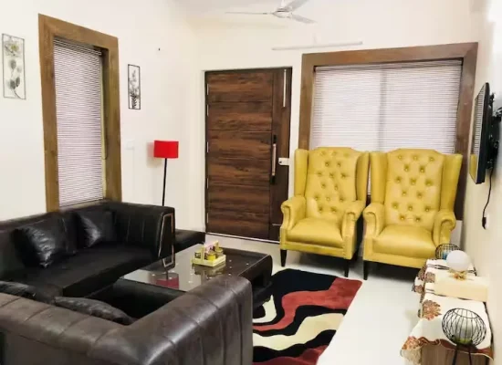 Poolbliss Farms living room