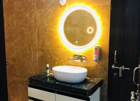 Poolbliss Farms washroom